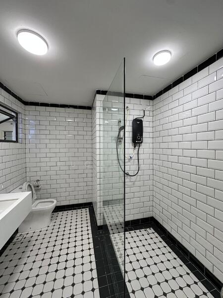 E Island Lake Haven untuk Untuk Disewa - RM 1,900 /bulan, Feb 2026 - Bathroom - PropertyGuru.com.my