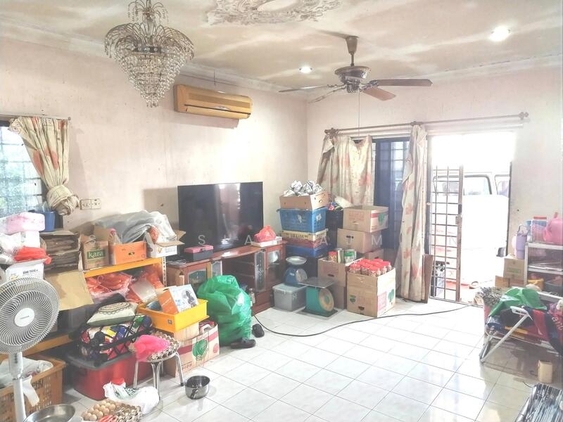 2-storey Terraced House for Sale in Taman Sungai Besi Indah (Seri Kembangan) - SHAMSIAH AJMAIN - Living Room - PropertyGuru.com.my
