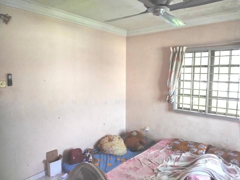 2-storey Terraced House for Sale in Taman Sungai Besi Indah (Seri Kembangan) - SHAMSIAH AJMAIN - Bedroom - PropertyGuru.com.my