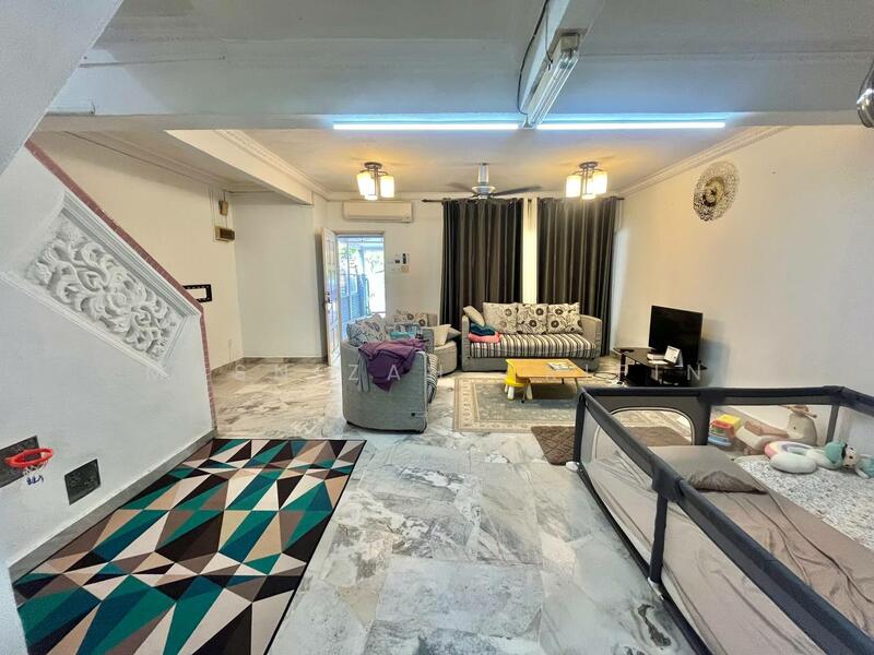 Pinggiran Batu Caves untuk Untuk Dijual - RM 620,000, Feb 2026 - Living Room - PropertyGuru.com.my