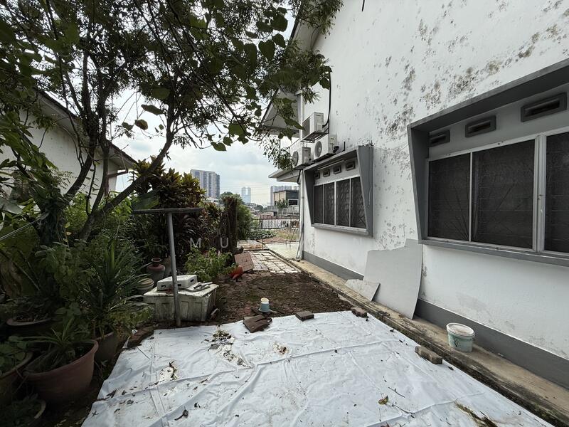 Semi-Detached House for Sale in Jalan Klang Lama (Old Klang Road) (Kuala Lumpur) - Mun Mun - Exterior - PropertyGuru.com.my