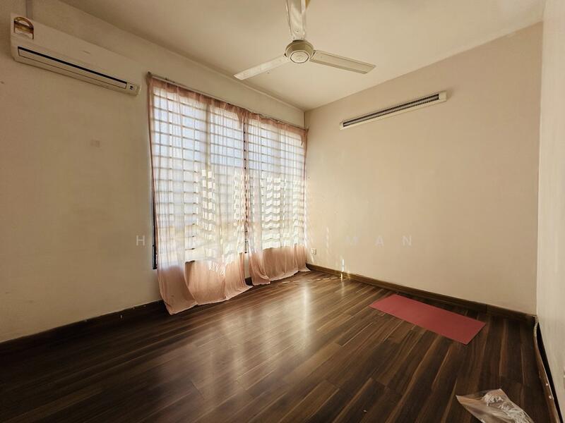 3-storey Terraced House for Sale in Sepang (Selangor) - Harun Osman - PropertyGuru.com.my