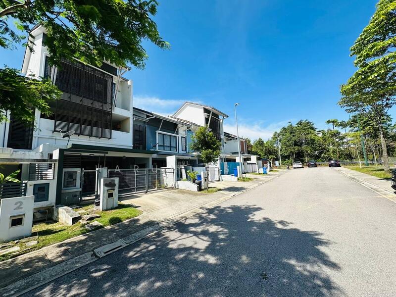 3-storey Terraced House for Sale in Sepang (Selangor) - Harun Osman - PropertyGuru.com.my