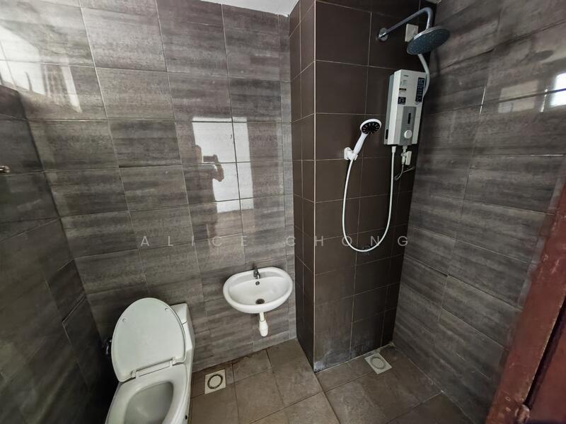 Service Residence for Sale at Symphony Tower (Menara Simfoni) - Alice Chong - Bathroom - PropertyGuru.com.my