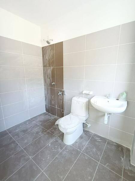 SEMI D House Scientex, Kota Emerald, Anggun Rawang untuk Untuk Dijual - RM 790,000, Feb 2026 - Bathroom - PropertyGuru.com.my