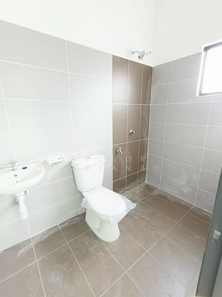 SEMI D House Scientex, Kota Emerald, Anggun Rawang untuk Untuk Dijual - RM 790,000, Feb 2026 - Bathroom - PropertyGuru.com.my
