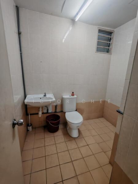 Aman Heights Condominium untuk Untuk Disewa - RM 1,300 /bulan, Feb 2026 - Bathroom - PropertyGuru.com.my