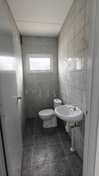 I0040 For Rent - Semi D Industrial Factory @ Kitang North Industry Park (2,104 sf) untuk Untuk Disewa - RM 6,000 /bulan, Apr 2026 - Bathroom - PropertyGuru.com.my