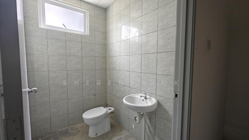 I0040 For Rent - Semi D Industrial Factory @ Kitang North Industry Park (2,104 sf) untuk Untuk Disewa - RM 6,000 /bulan, Apr 2026 - Bathroom - PropertyGuru.com.my