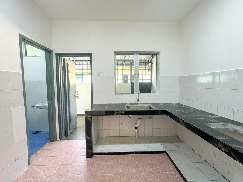 1-storey Terraced House for Sale in Klang (Selangor) - Syukor Hartanah - Kitchen - PropertyGuru.com.my