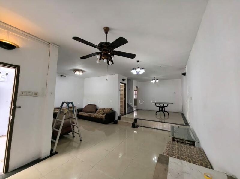 Taman Ungku Tun Aminah untuk Untuk Dijual - RM 678,000, Feb 2026 - Living Room - PropertyGuru.com.my