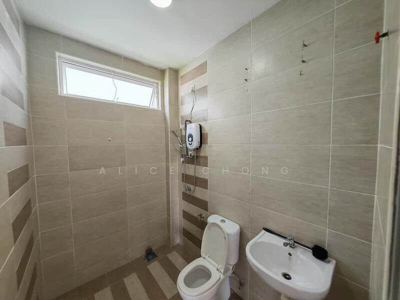 Taman Senawang Perdana untuk Untuk Dijual - RM 900,000, Feb 2026 - Bathroom - PropertyGuru.com.my