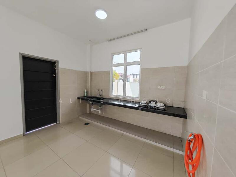 Taman Senawang Perdana untuk Untuk Dijual - RM 900,000, Feb 2026 - Kitchen - PropertyGuru.com.my