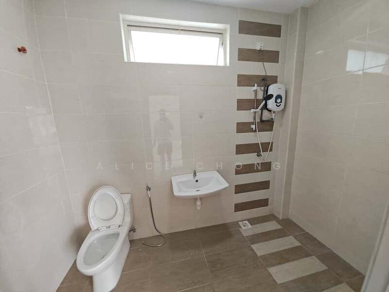 Taman Senawang Perdana untuk Untuk Dijual - RM 900,000, Feb 2026 - Bathroom - PropertyGuru.com.my