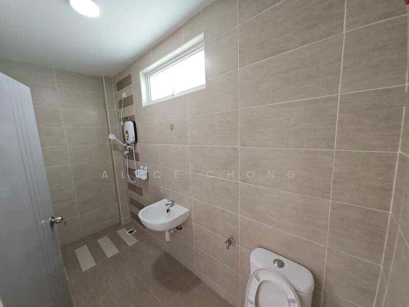 Taman Senawang Perdana untuk Untuk Dijual - RM 900,000, Feb 2026 - Bathroom - PropertyGuru.com.my