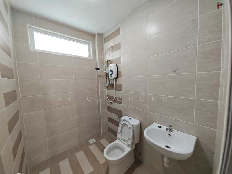 Taman Senawang Perdana untuk Untuk Dijual - RM 900,000, Feb 2026 - Bathroom - PropertyGuru.com.my