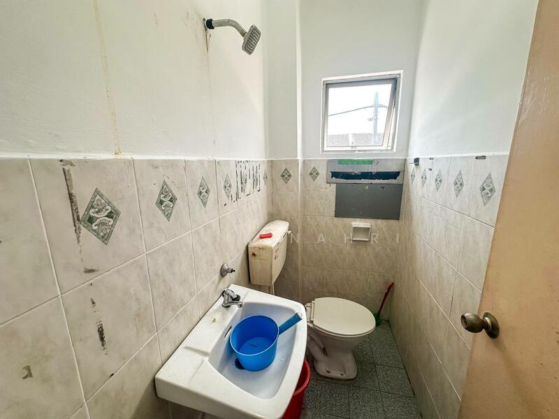 2-storey Terraced House for Sale in Taman Sri Haneco (Semenyih) - Ilman Nahri - Bathroom - PropertyGuru.com.my