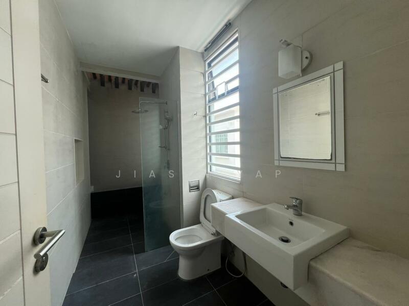 3 Storey Gated & Guarded Landed for RENT @ White Lily, Gelugor untuk Untuk Disewa - RM 2,800 /bulan, Feb 2026 - Bathroom - PropertyGuru.com.my