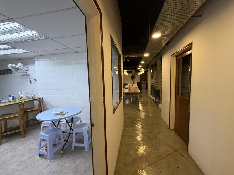 Office for Sale in Mont Kiara (Kuala Lumpur) - Chloe Thong - Corridor - PropertyGuru.com.my