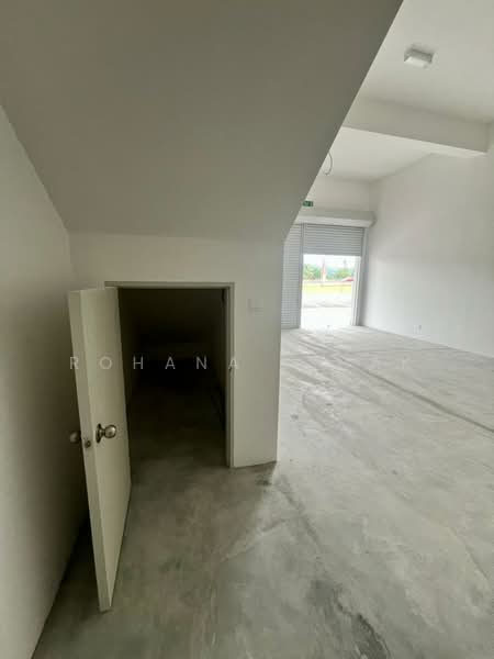Shop / Office for Rent in Ijok (Selangor) - Rohana Ishak - Interior - PropertyGuru.com.my