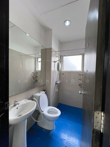 Townhouse for Rent in Leisure Farm (Gelang Patah) - Anson Hiong - Bathroom - PropertyGuru.com.my