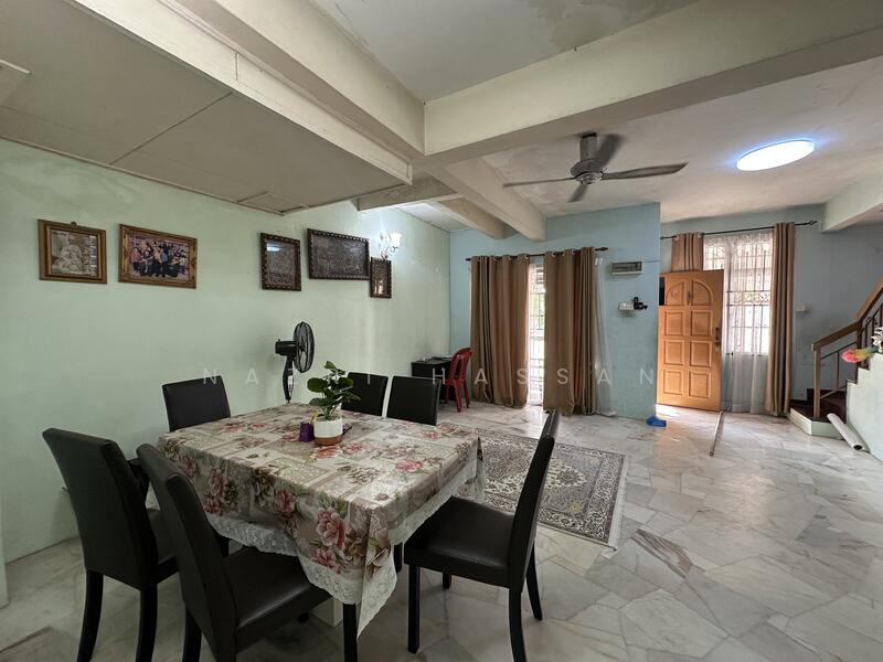 2-storey Terraced House for Sale in Bandar Puncak Alam (Puncak Alam) - Nazri Hassan - Dining Room - PropertyGuru.com.my