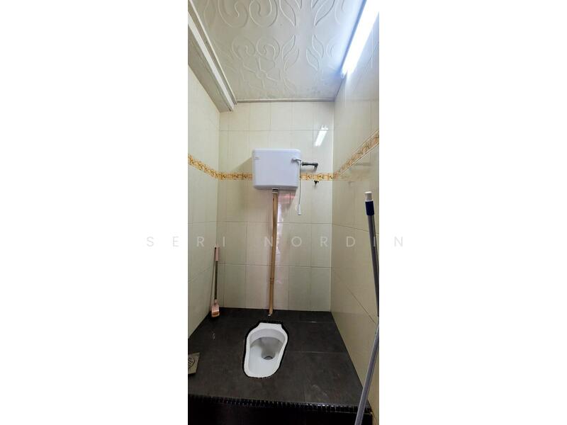 1-storey Terraced House for Sale in Taman Semarak (Nilai) - Seri Nordin - Bathroom - PropertyGuru.com.my