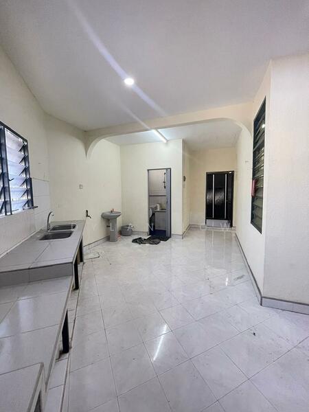 Lorong Merak 1, Taman Merak Jaya, Simpang Ampat untuk Untuk Disewa - RM 1,200 /bulan, Feb 2026 - Kitchen - PropertyGuru.com.my