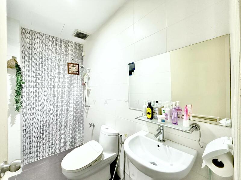 Semi-Detached House for Sale in Subang Bestari (Shah Alam) - Deeya Yusof - Bathroom - PropertyGuru.com.my