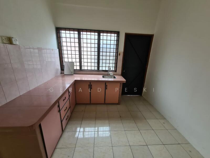 Semi-Detached House for Sale in Taman Seri Petaling (Kulim) - Gerald Peski - Kitchen - PropertyGuru.com.my