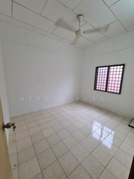 Semi-Detached House for Sale in Taman Seri Petaling (Kulim) - Gerald Peski - Interior - PropertyGuru.com.my