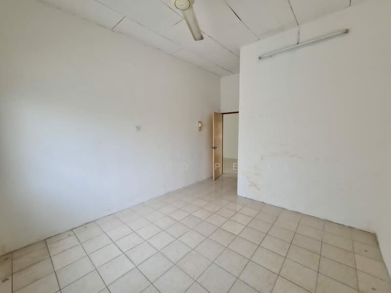 Semi-Detached House for Sale in Taman Seri Petaling (Kulim) - Gerald Peski - Interior - PropertyGuru.com.my
