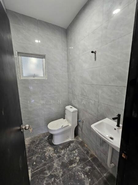 1-storey Terraced House for Sale in Bandar Selesa Jaya (Skudai) - Win Tan - Bathroom - PropertyGuru.com.my