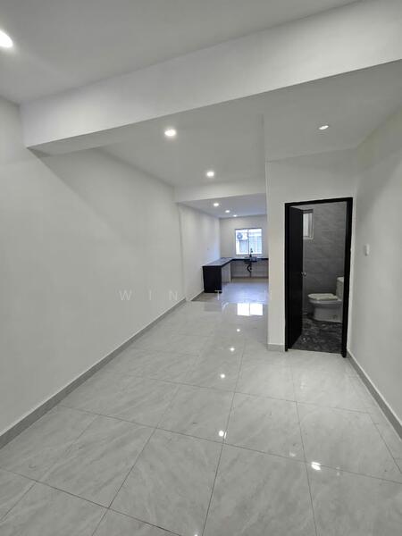 1-storey Terraced House for Sale in Bandar Selesa Jaya (Skudai) - Win Tan - Kitchen - PropertyGuru.com.my