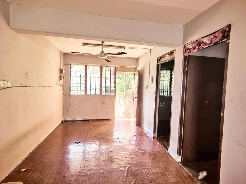 Flat for Sale at Flat Taman Ungku Tun Aminah - Cavin Sim - Living Room - PropertyGuru.com.my
