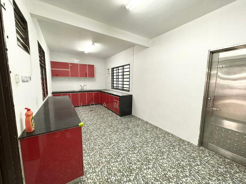 2-storey Terraced House for Sale in Nusantara Prima (Gelang Patah) - Joan Sin - Kitchen - PropertyGuru.com.my
