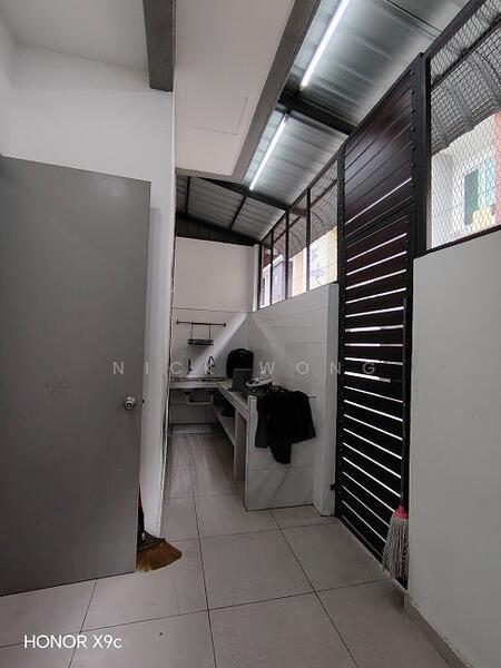 Taman Seri Jaromas untuk Untuk Disewa - RM 1,800 /bulan, Mac 2026 - Kitchen - PropertyGuru.com.my