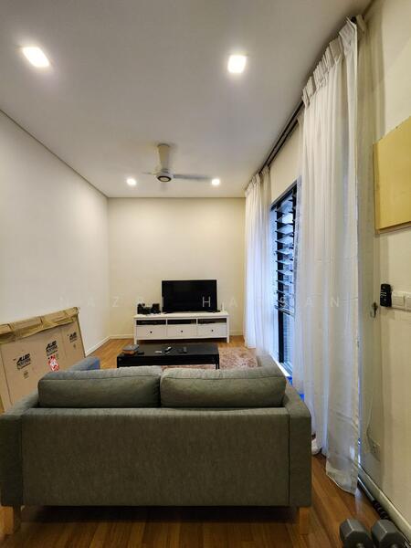 2-storey Terraced House for Sale in Denai Alam (Shah Alam) - Nazri Hassan - Living Room - PropertyGuru.com.my