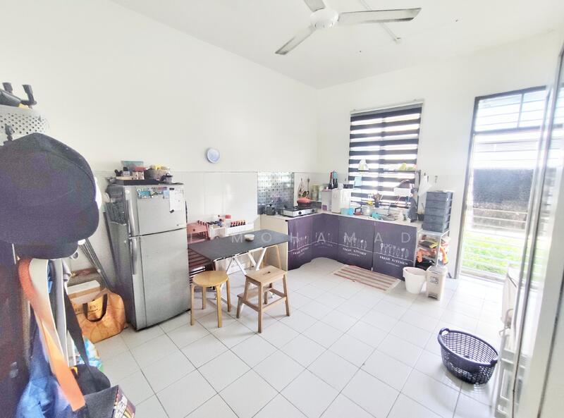 2-storey Terraced House for Sale in Saujana Rawang (Rawang) - Adi Mohamad - Kitchen - PropertyGuru.com.my