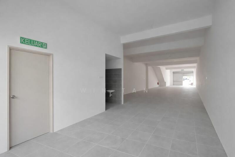Shop for Rent in Ulu Tiram (Johor) - Win Tan - Interior - PropertyGuru.com.my