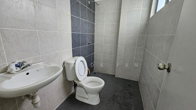 Apartment for Sale at Seri Tecoma - Amanda Fan - Bathroom 2 - PropertyGuru.com.my