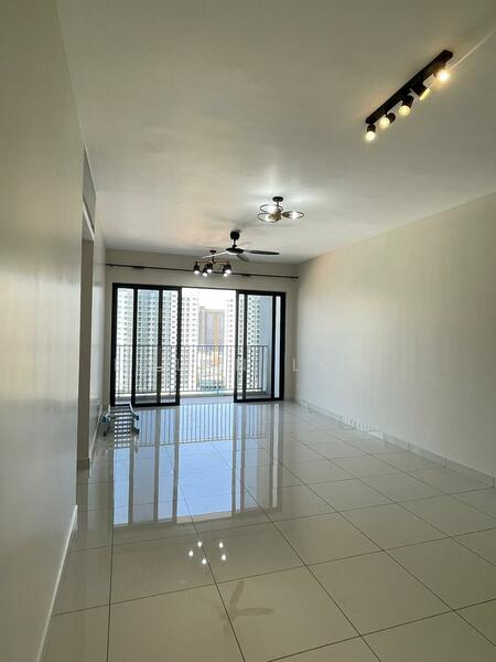 Vertu Resort untuk Untuk Disewa - RM 1,900 /bulan, Mac 2026 - Living Room - PropertyGuru.com.my