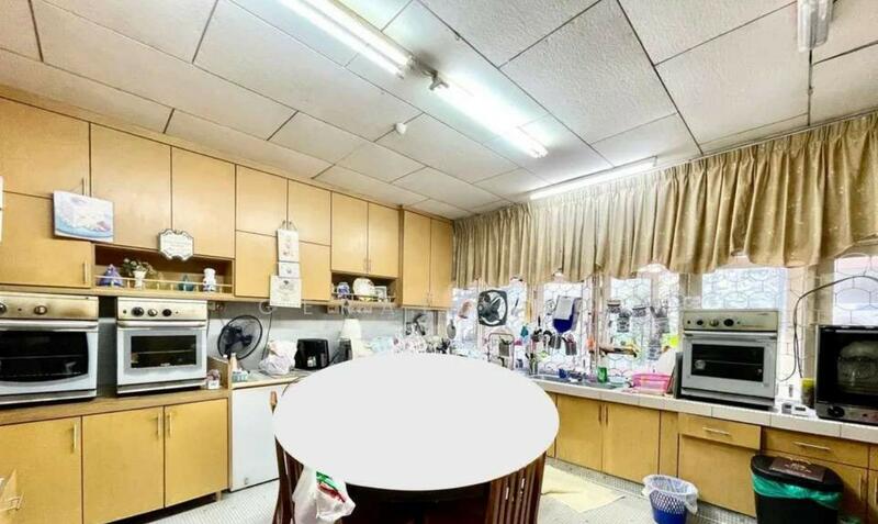 Seksyen 16 End Lot Bungalow Land: 10,600sf 2sty Section 16 Petaling Jaya University Malaya untuk Untuk Dijual - RM 2,699,000, Feb 2026 - Kitchen - PropertyGuru.com.my