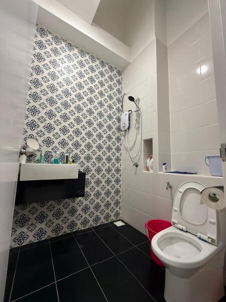 2-storey Terraced House for Sale in Pasir Gudang (Johor) - Meng . - Bathroom - PropertyGuru.com.my