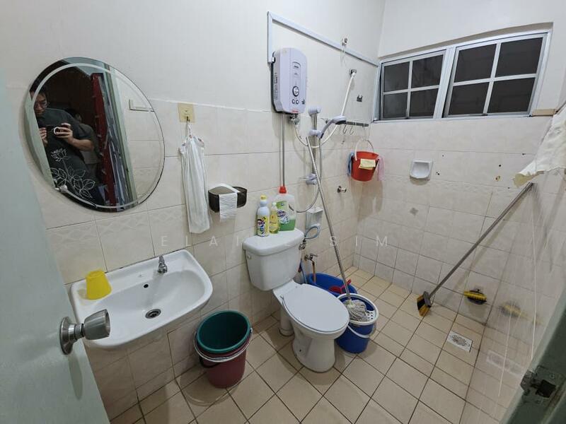 2-storey Terraced House for Sale in Kulai (Johor) - Elaine Sim - Bathroom - PropertyGuru.com.my