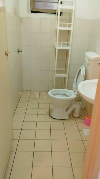 Apartment for Rent at Sri Lavender Apartment - Muhammad Faiz - Bathroom - PropertyGuru.com.my
