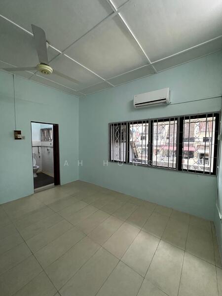 2-storey Terraced House for Rent in Permas Jaya (Johor) - Ah Hong - Bathroom - PropertyGuru.com.my
