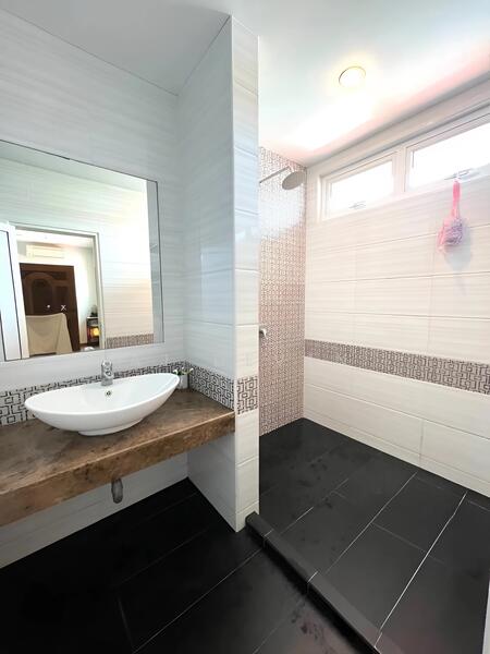 Semi-Detached House for Sale in Setia Alam (Selangor) - AJ Devan - Bathroom - PropertyGuru.com.my