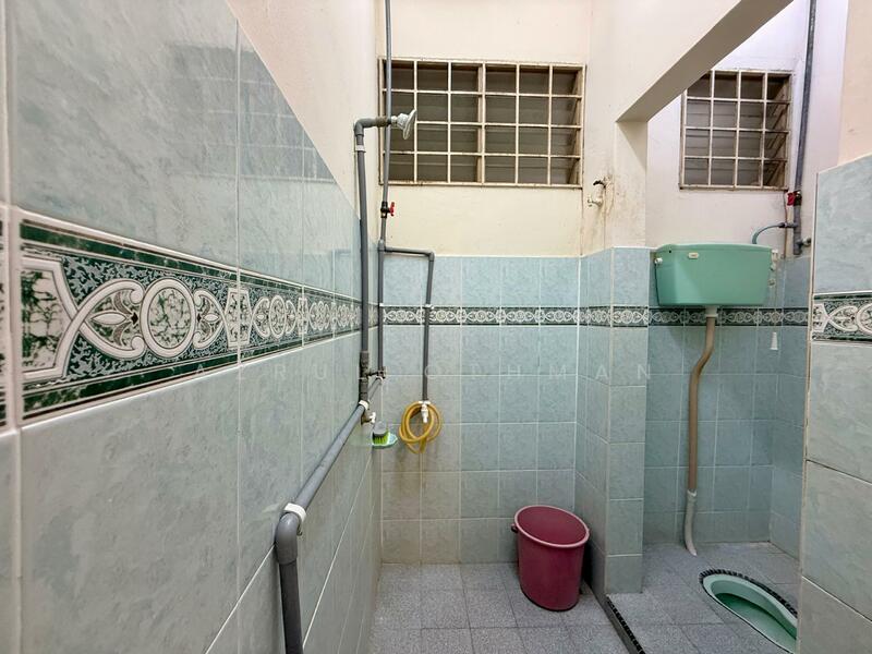 Taman Seremban Jaya untuk Untuk Dijual - RM 320,000, Feb 2026 - Bathroom - PropertyGuru.com.my