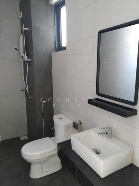 Kediaman Servis untuk Dijual di Amani Residence - Johnson Khoo - Bathroom - PropertyGuru.com.my